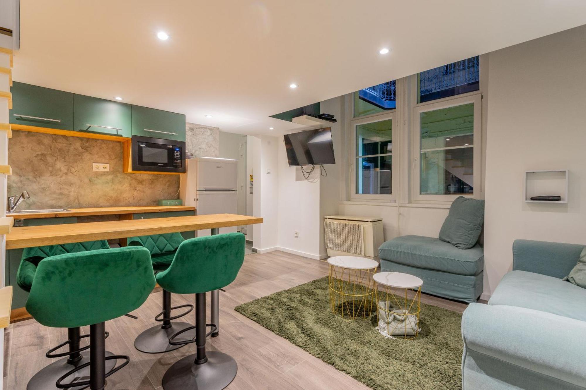 Apartament Full Equipment Designed In The Heart Of For 4 People